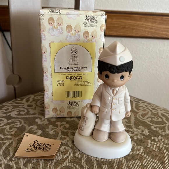 Precious Moments Army figurine honoring Those Who Serve. - Picture 1 of 4